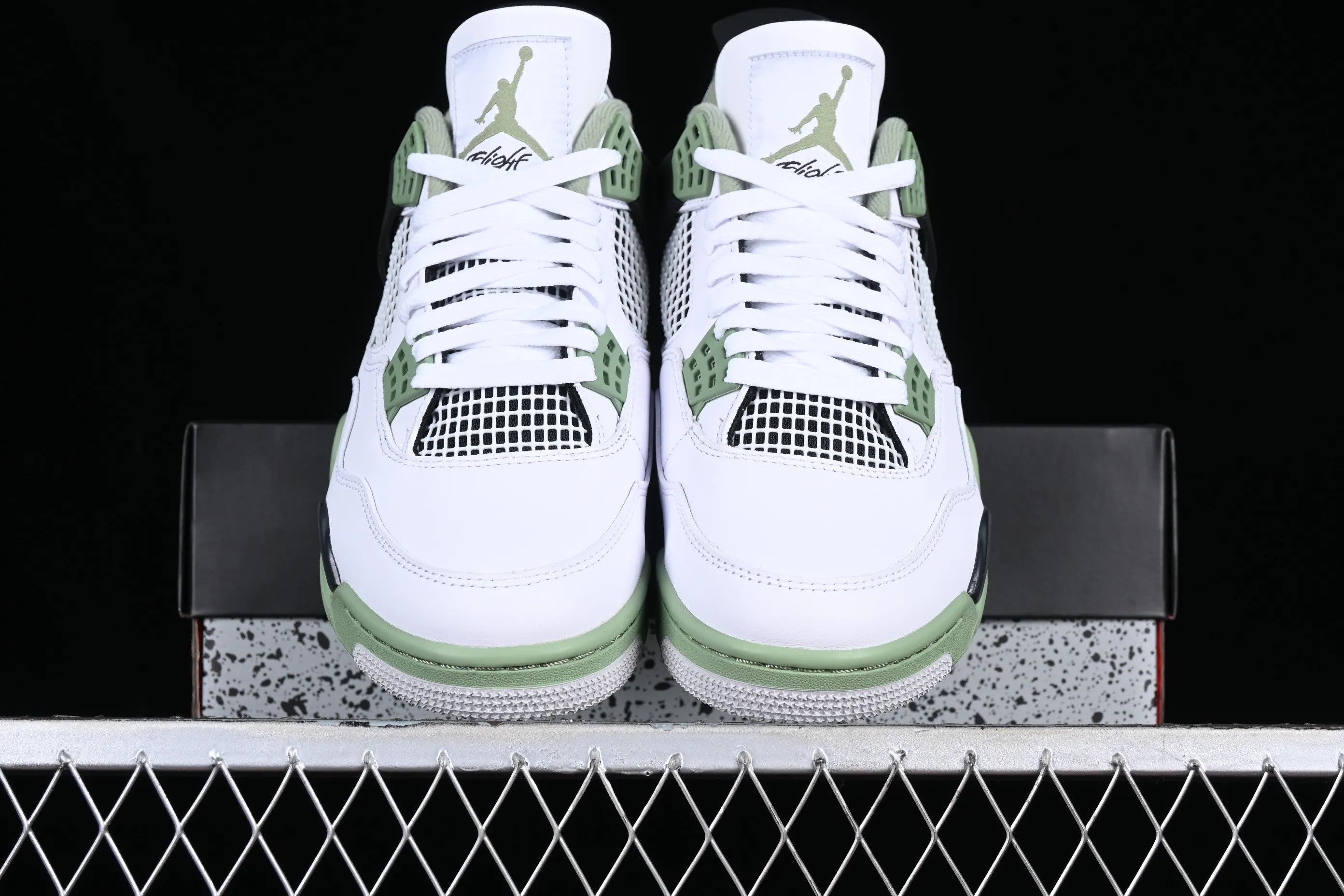All categories Air Jordan Jordan series basketball shoes Air Jordan 4 foreign trade version Air Jordan 4 Retro "Seafoam" AJ4 Joe 4 white and green AQ9129-103